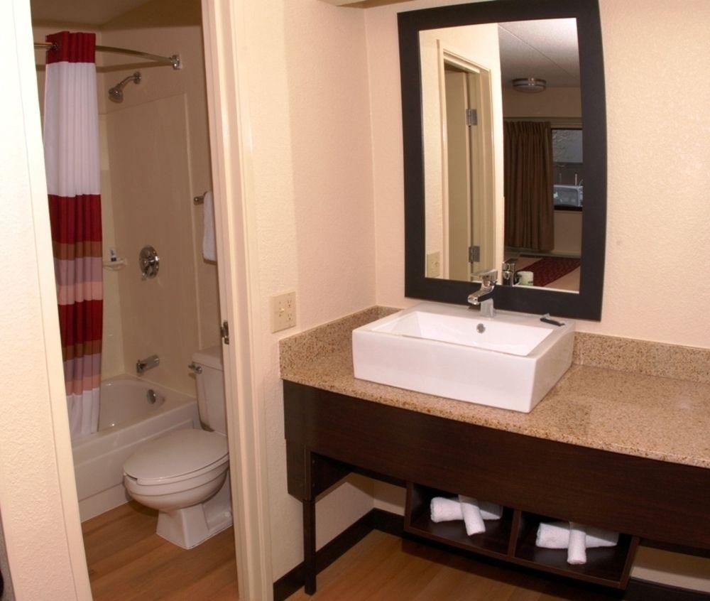 Red Roof Inn Plus+ Atlanta - Buckhead Druid Hills Bagian luar foto