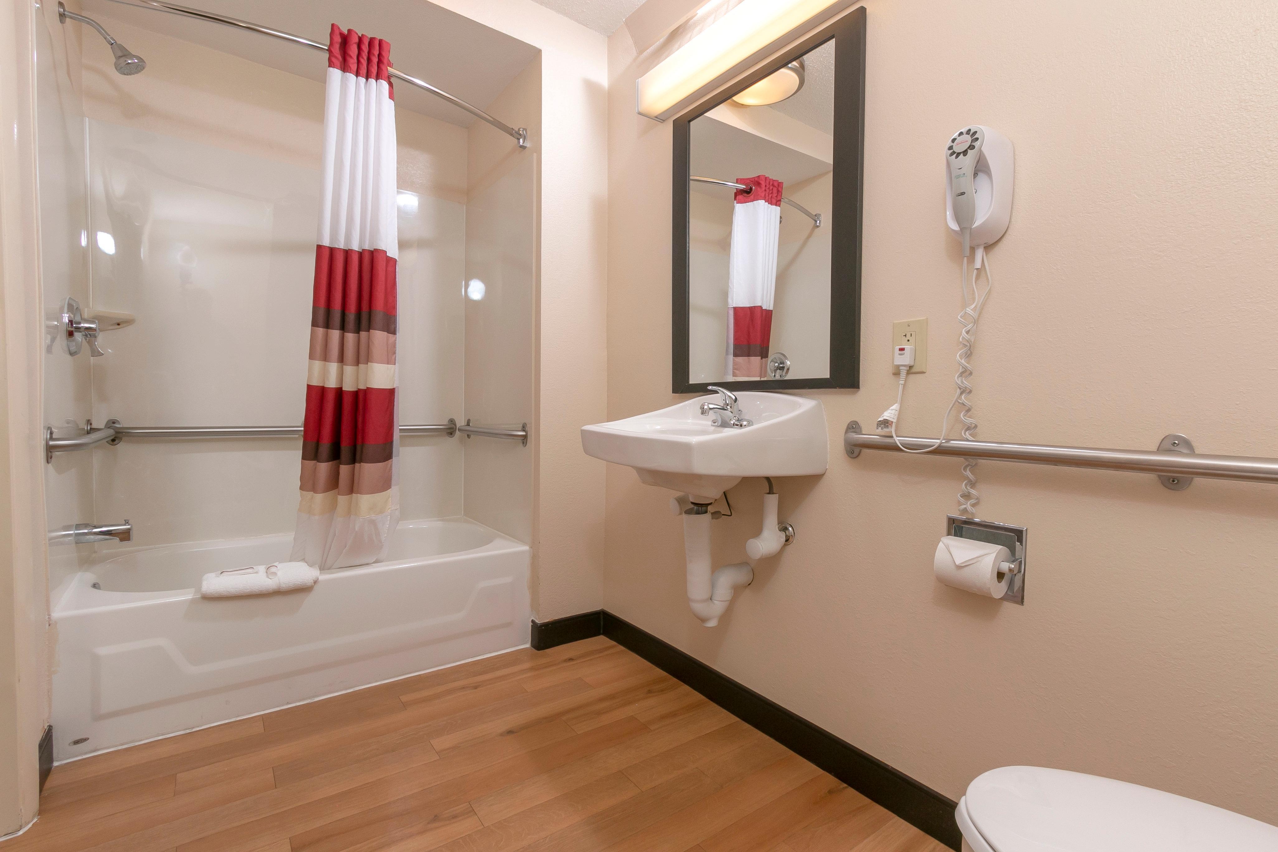 Red Roof Inn Plus+ Atlanta - Buckhead Druid Hills Bagian luar foto