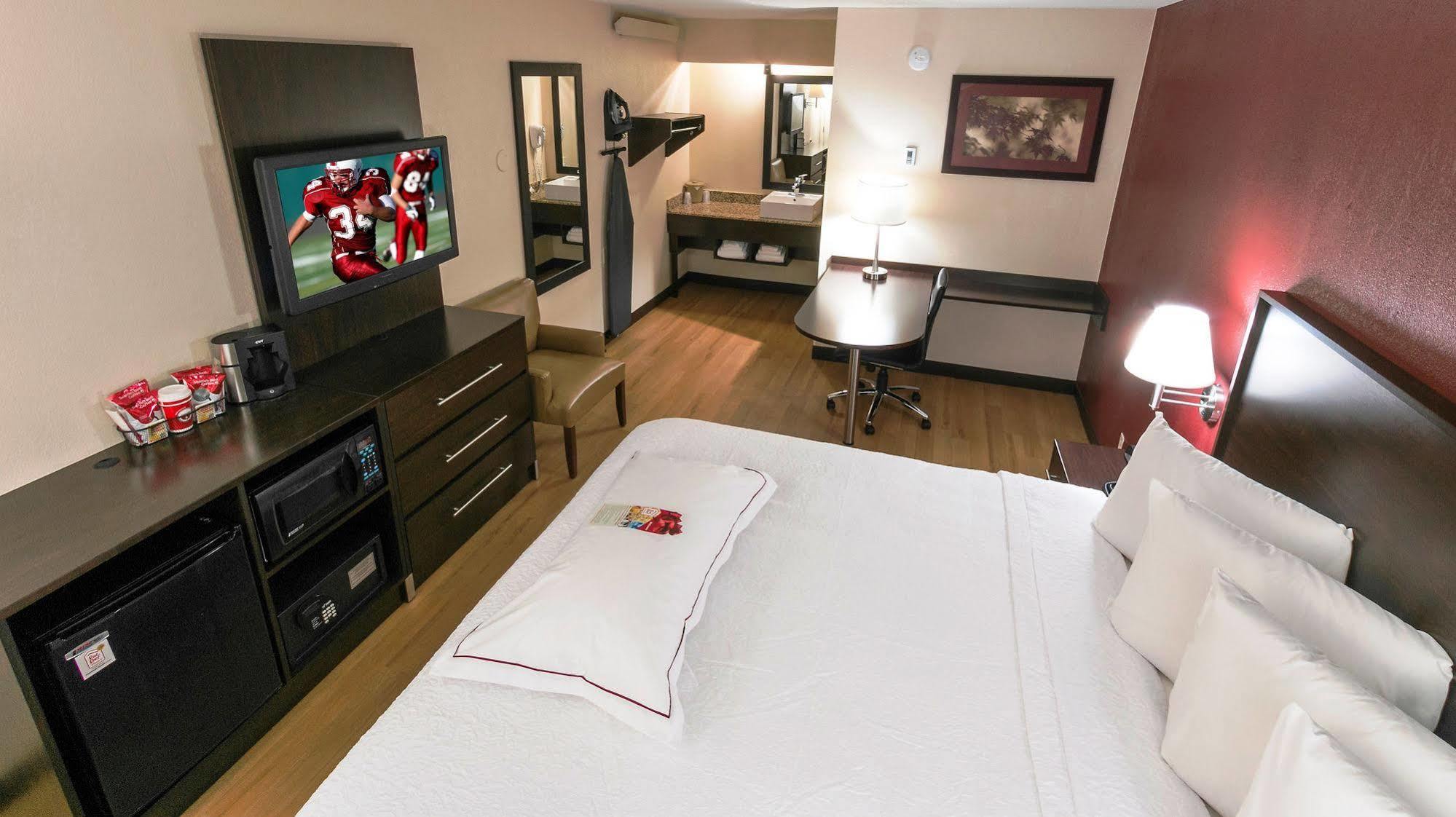 Red Roof Inn Plus+ Atlanta - Buckhead Druid Hills Bagian luar foto